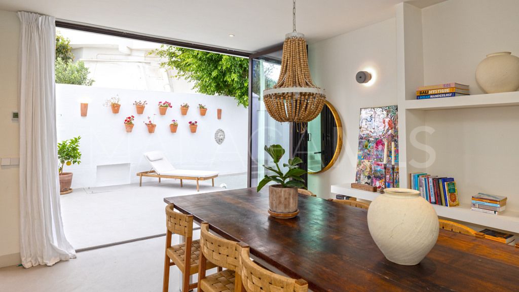 Buy chalet in Guadalmina Alta with 4 bedrooms