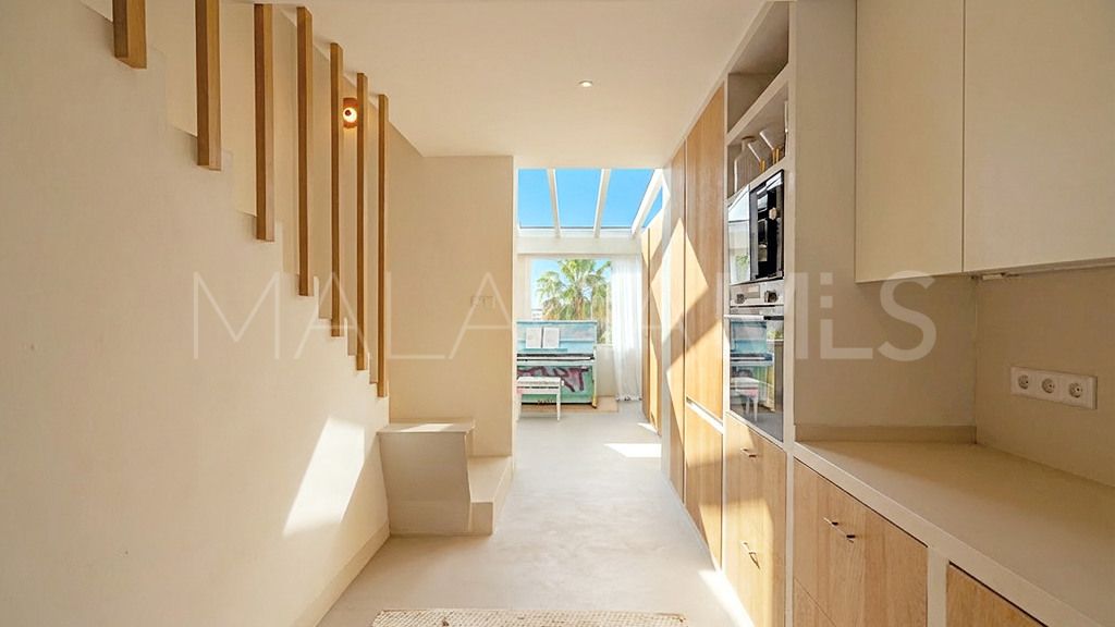 Buy chalet in Guadalmina Alta with 4 bedrooms