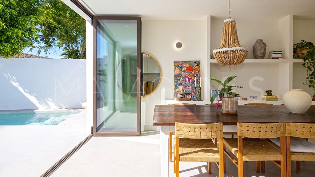 Buy chalet in Guadalmina Alta with 4 bedrooms