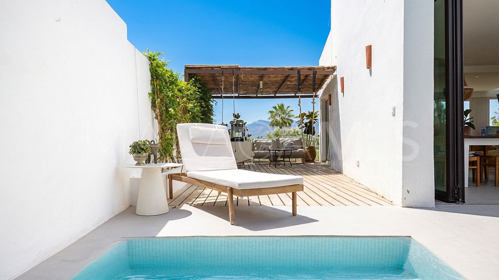 Buy chalet in Guadalmina Alta with 4 bedrooms