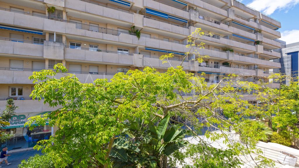 Buy apartment in Marbella - Puerto Banus with 2 bedrooms