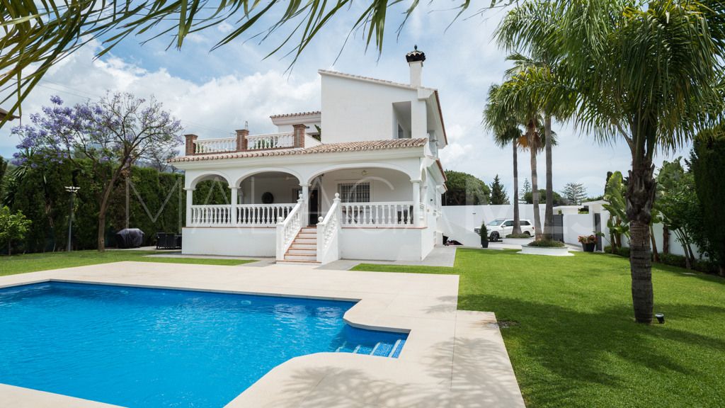 Chalet for sale in Nueva Andalucia