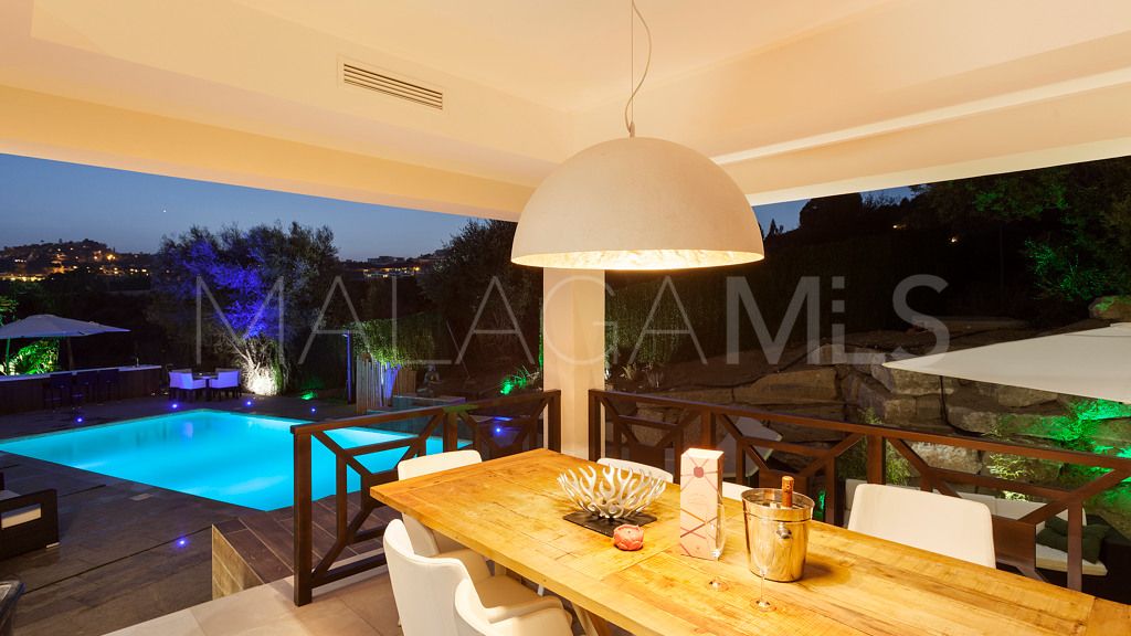 Se vende chalet with 5 bedrooms in Nueva Andalucia