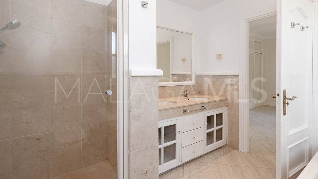 Chalet for sale in Guadalmina Alta