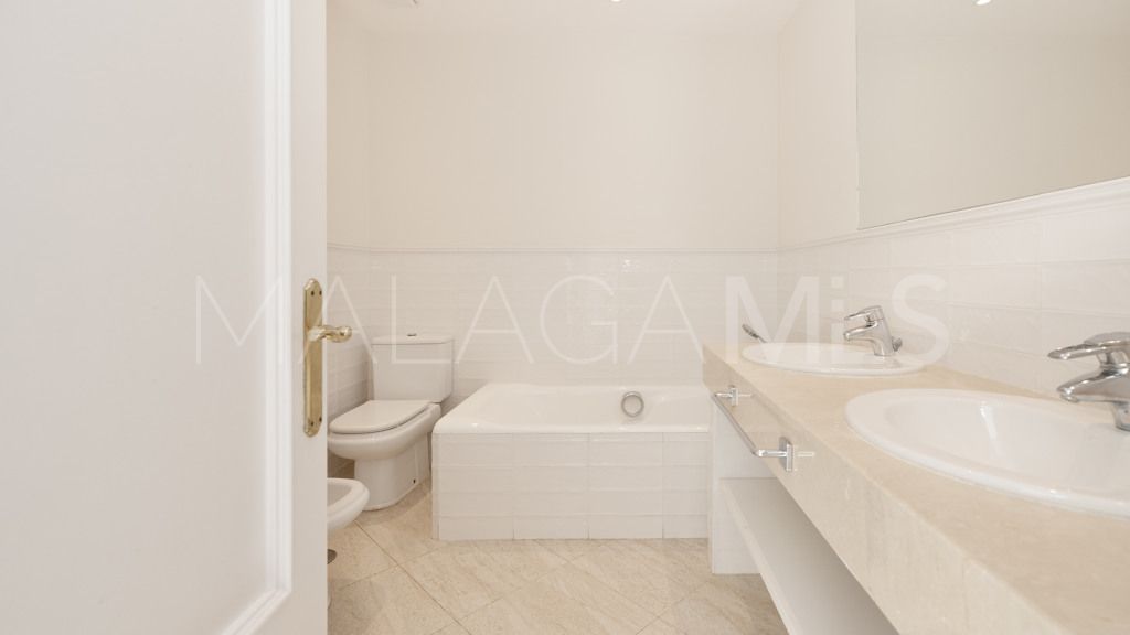 Chalet for sale in Guadalmina Alta