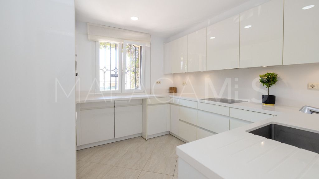 Chalet for sale in Guadalmina Alta