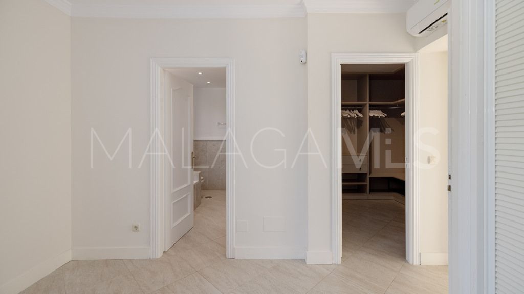 Chalet for sale in Guadalmina Alta