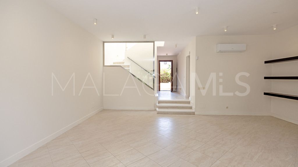Chalet for sale in Guadalmina Alta