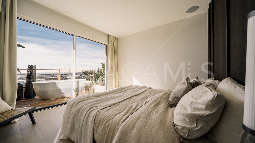 Buy Nueva Andalucia 3 bedrooms penthouse