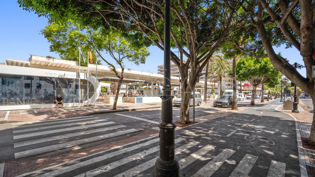 Commercial premises for sale in Marbella - Puerto Banus