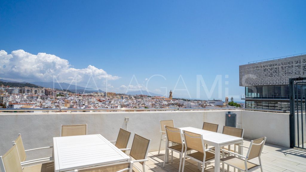 For sale 2 bedrooms penthouse in Estepona