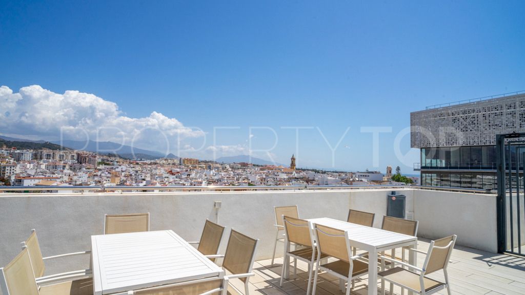 For sale 2 bedrooms penthouse in Estepona