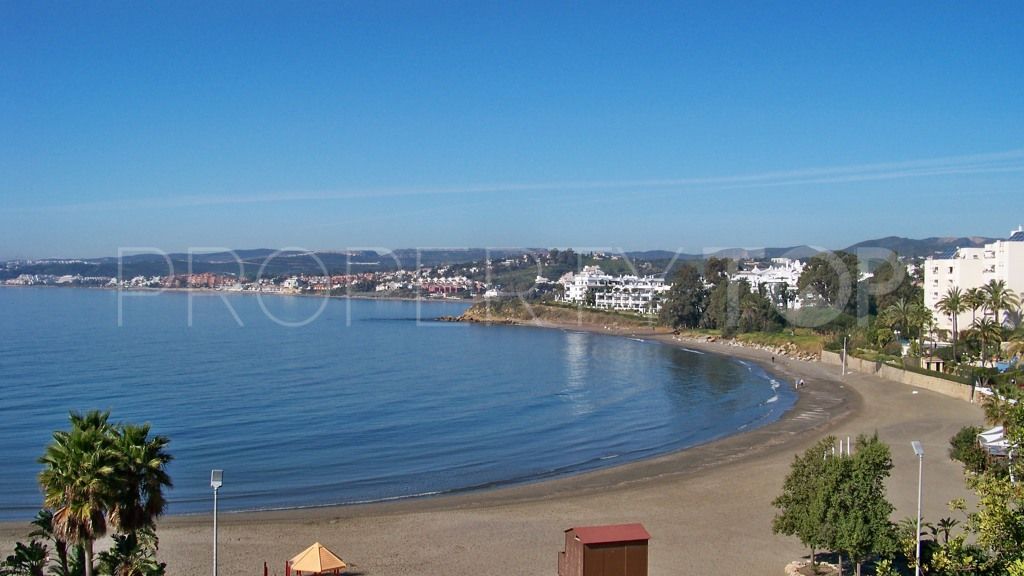 For sale 2 bedrooms penthouse in Estepona