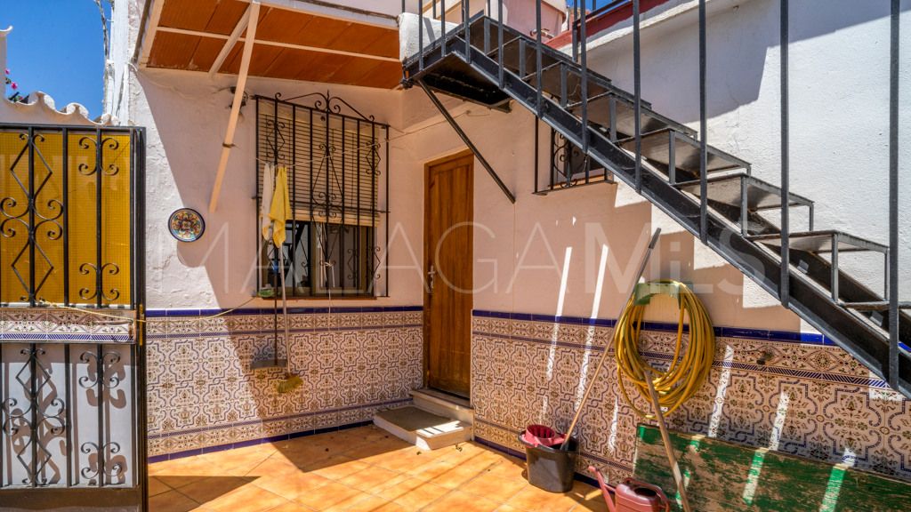 Chalet for sale in Estepona