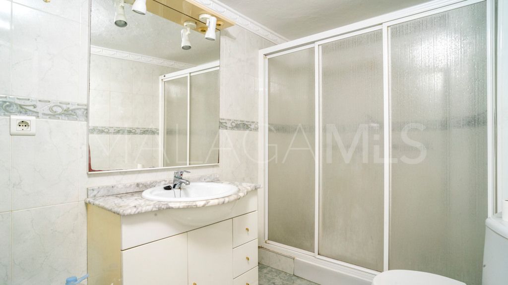 Chalet for sale in Estepona