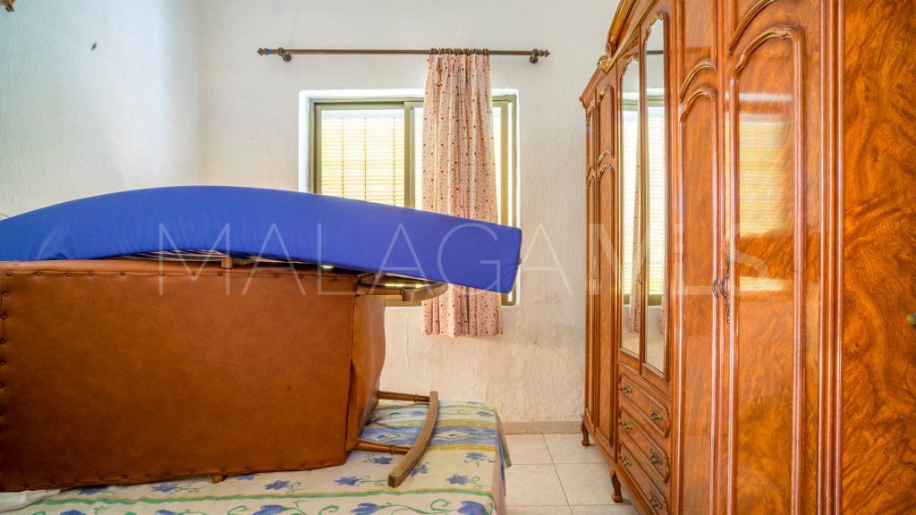 Chalet for sale in Estepona