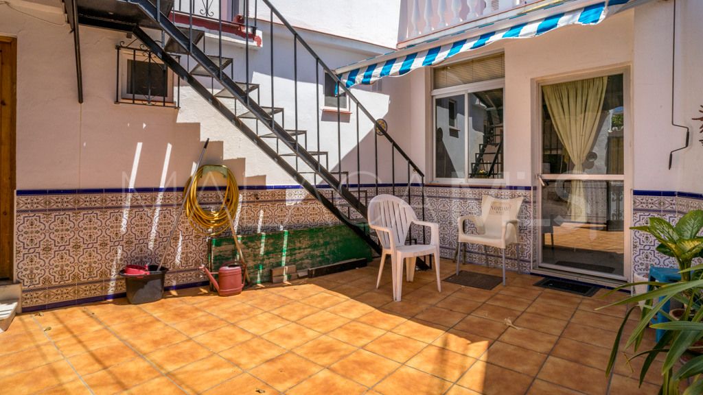 Chalet for sale in Estepona