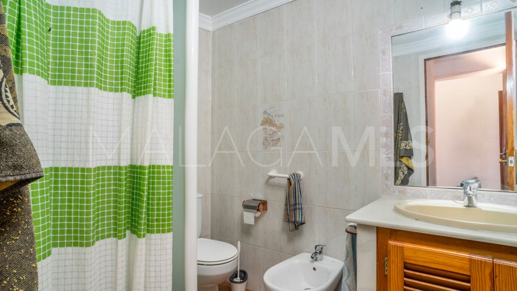 Chalet for sale in Estepona