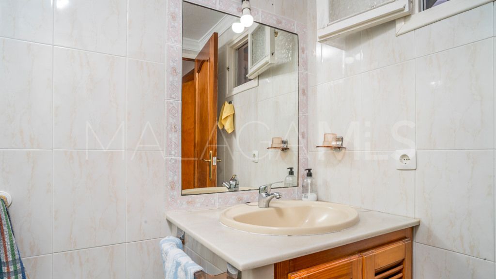 Chalet for sale in Estepona