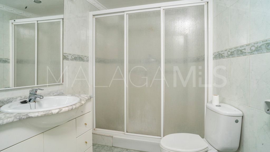 Chalet for sale in Estepona