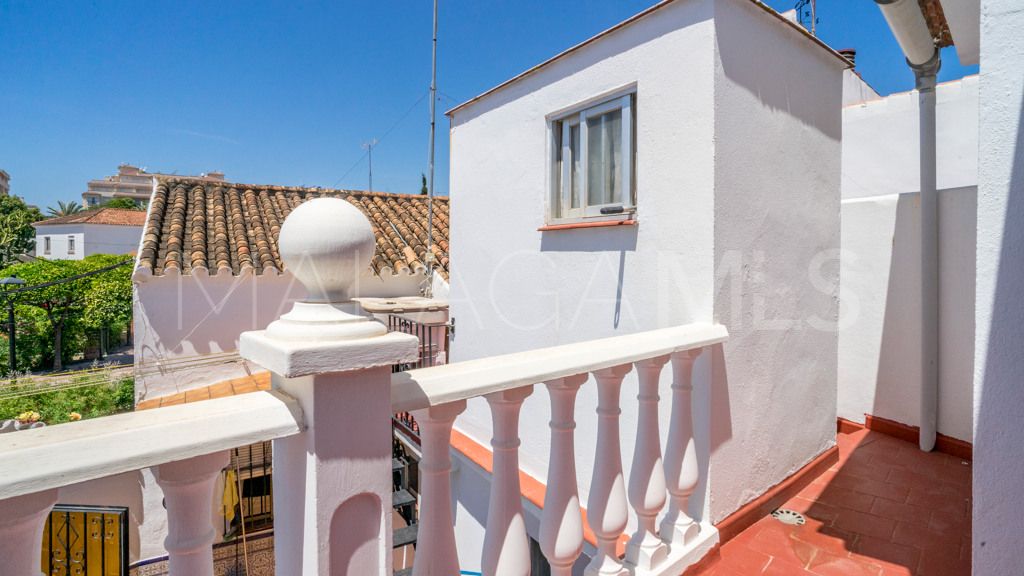 Chalet for sale in Estepona
