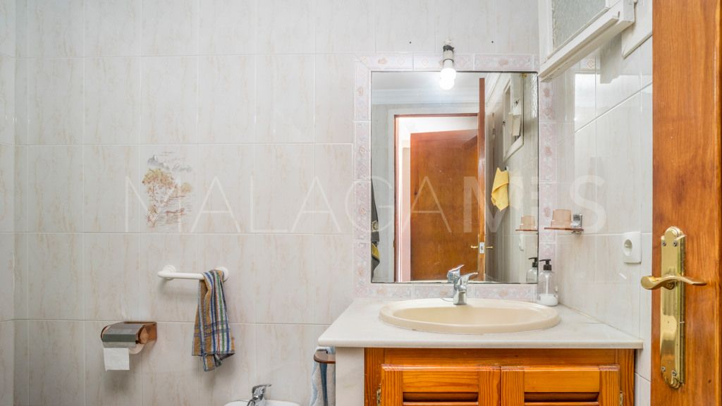 Chalet for sale in Estepona