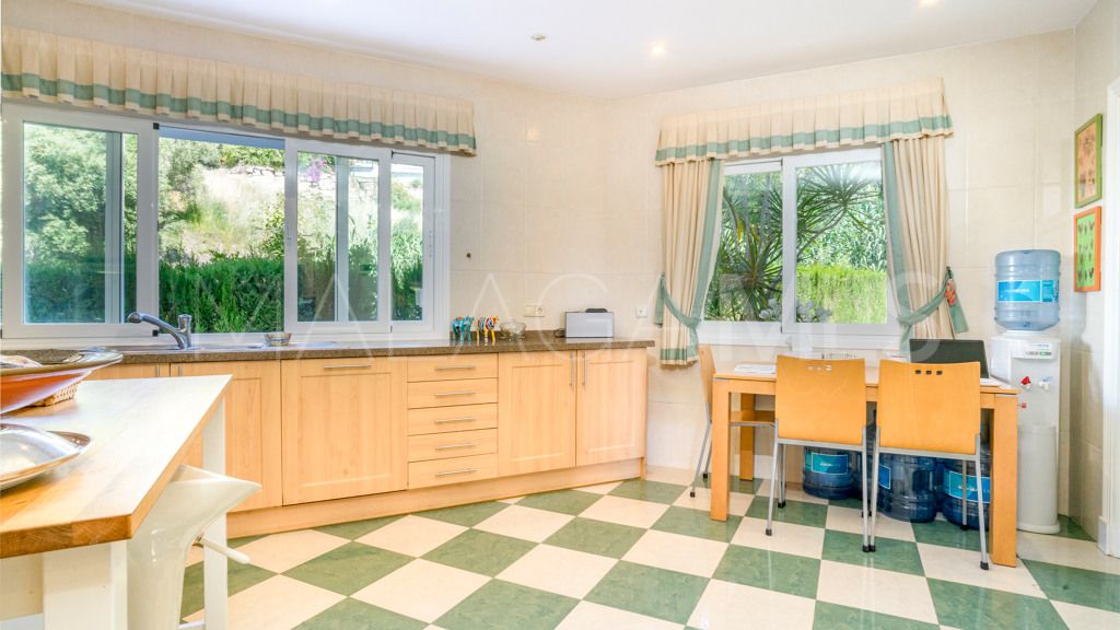 Chalet for sale in Benahavis