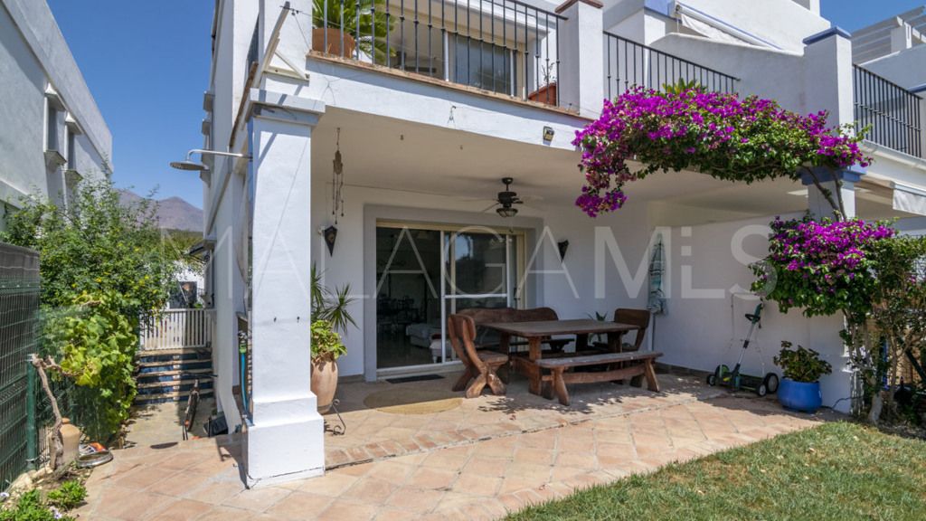 Chalet for sale in Estepona Golf de 4 bedrooms