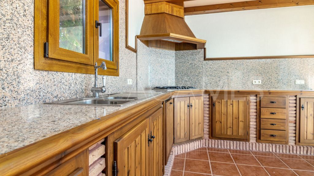 For sale 4 bedrooms chalet in New Golden Mile