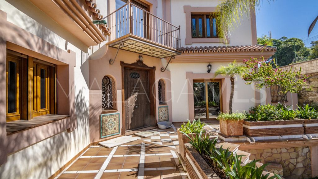 For sale 4 bedrooms chalet in New Golden Mile