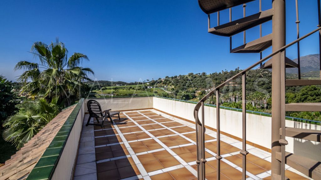 For sale 4 bedrooms chalet in New Golden Mile