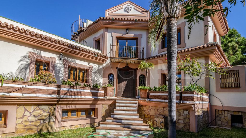 For sale 4 bedrooms chalet in New Golden Mile