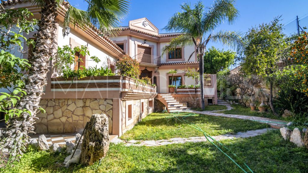 For sale 4 bedrooms chalet in New Golden Mile