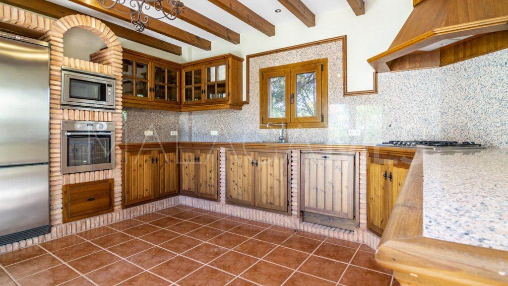 For sale 4 bedrooms chalet in New Golden Mile