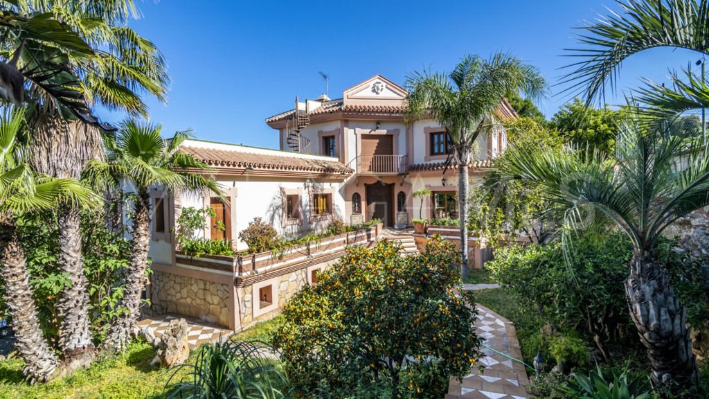 For sale 4 bedrooms chalet in New Golden Mile