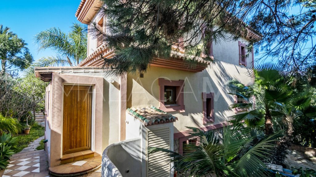 For sale 4 bedrooms chalet in New Golden Mile