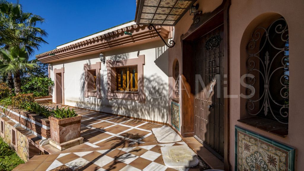 For sale 4 bedrooms chalet in New Golden Mile
