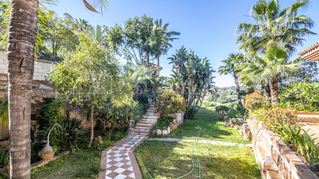 For sale 4 bedrooms chalet in New Golden Mile