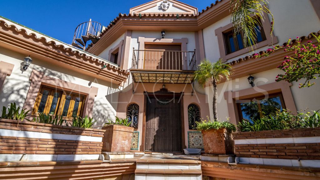 For sale 4 bedrooms chalet in New Golden Mile