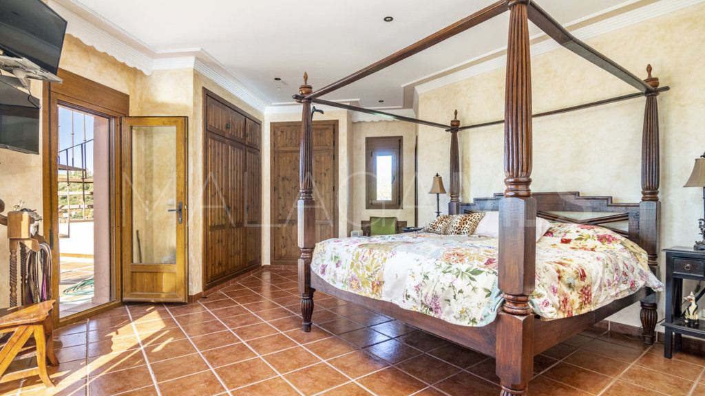 For sale 4 bedrooms chalet in New Golden Mile