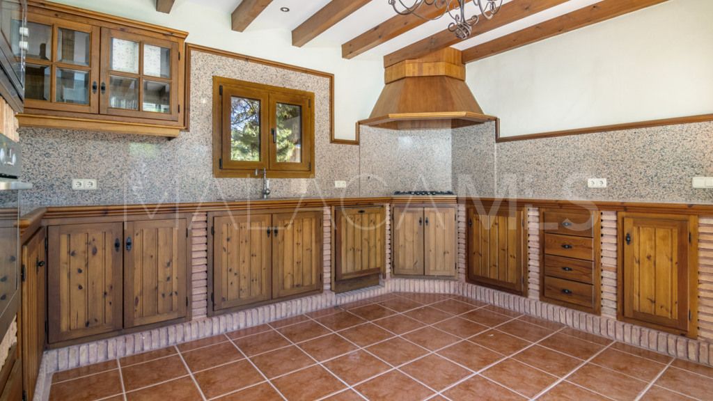 For sale 4 bedrooms chalet in New Golden Mile