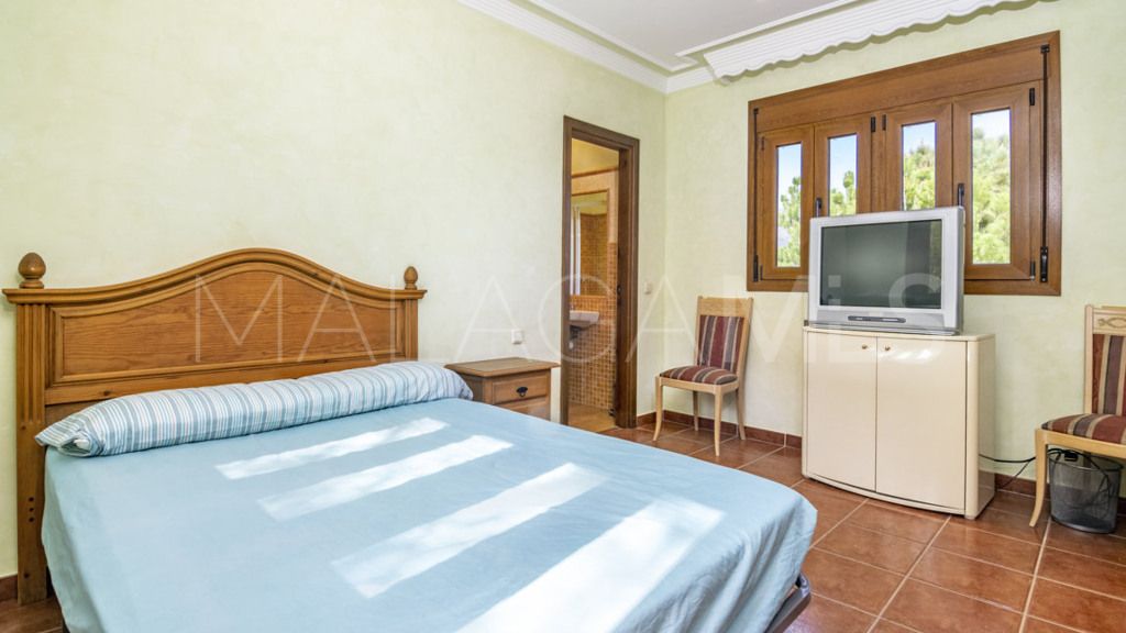 For sale 4 bedrooms chalet in New Golden Mile