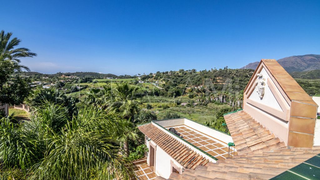 For sale 4 bedrooms chalet in New Golden Mile