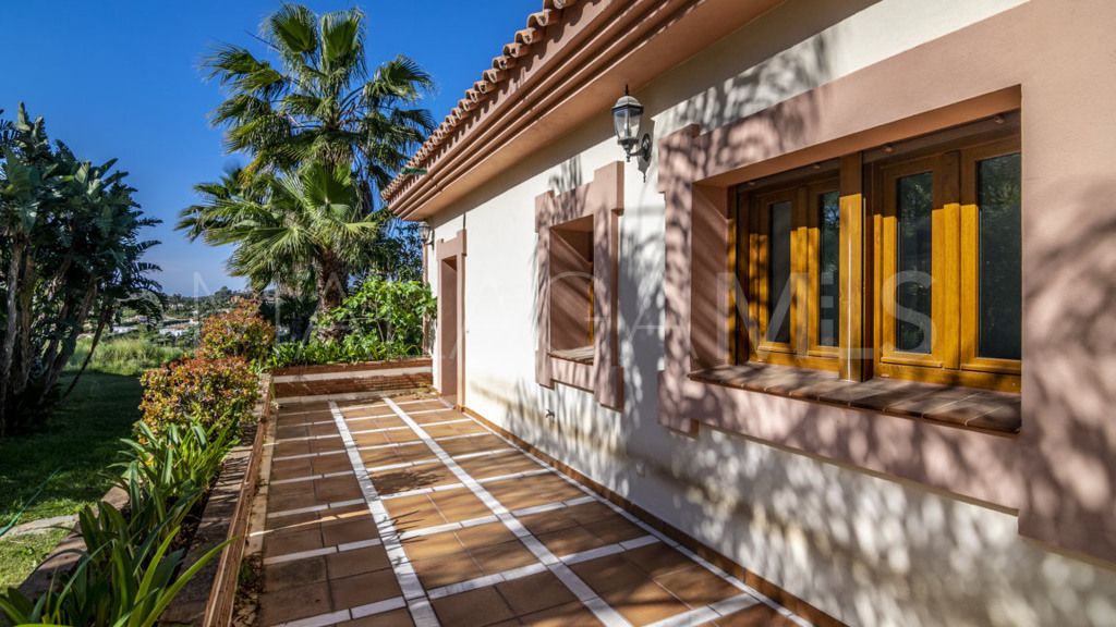 For sale 4 bedrooms chalet in New Golden Mile