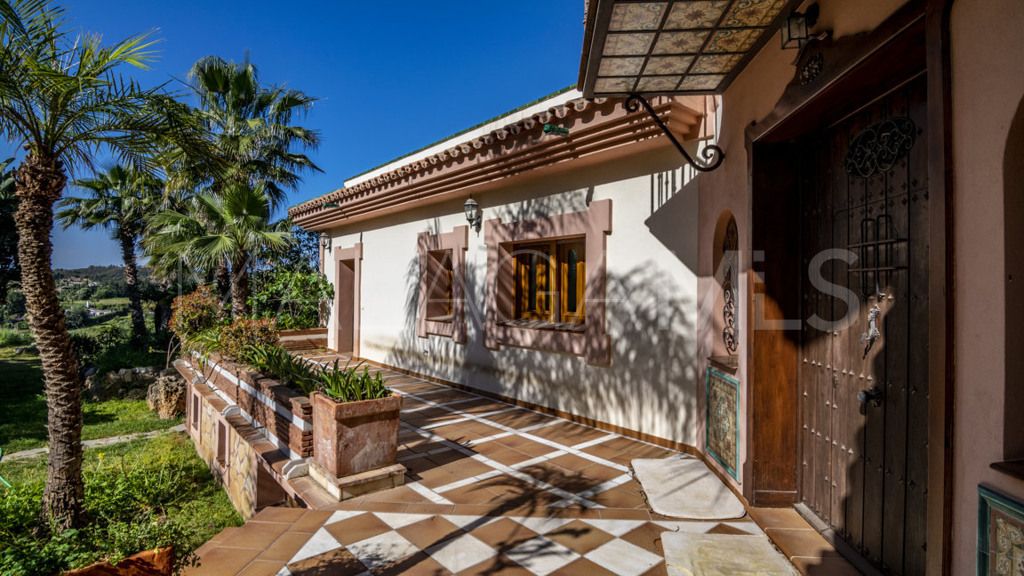 For sale 4 bedrooms chalet in New Golden Mile