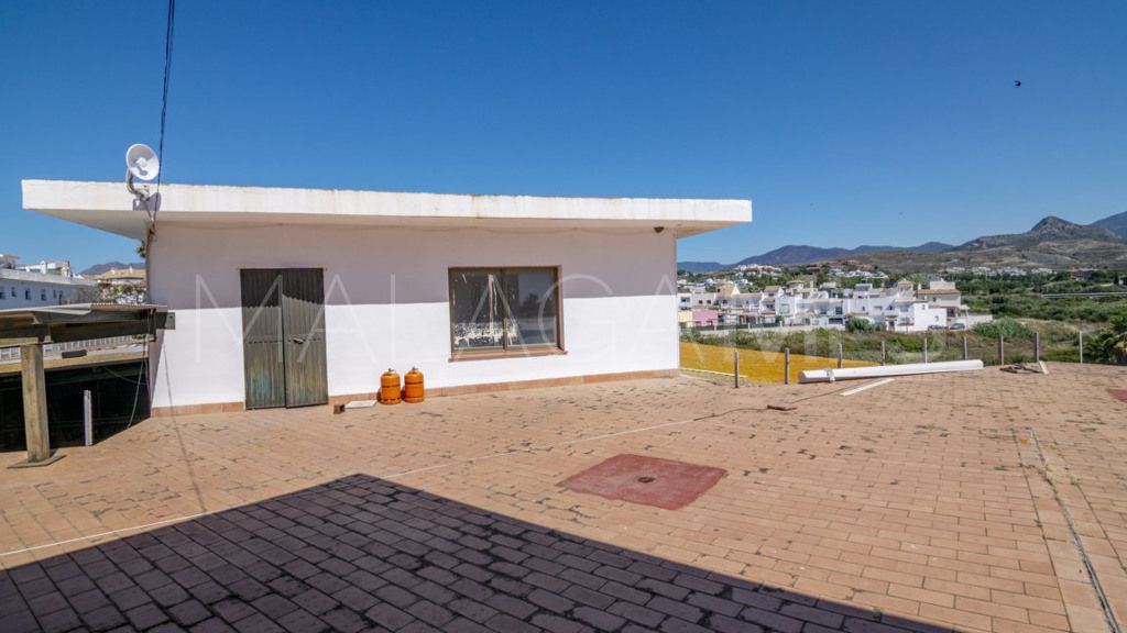 Building for sale in Cancelada