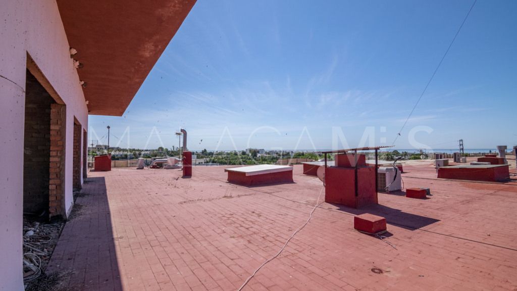 Building for sale in Cancelada
