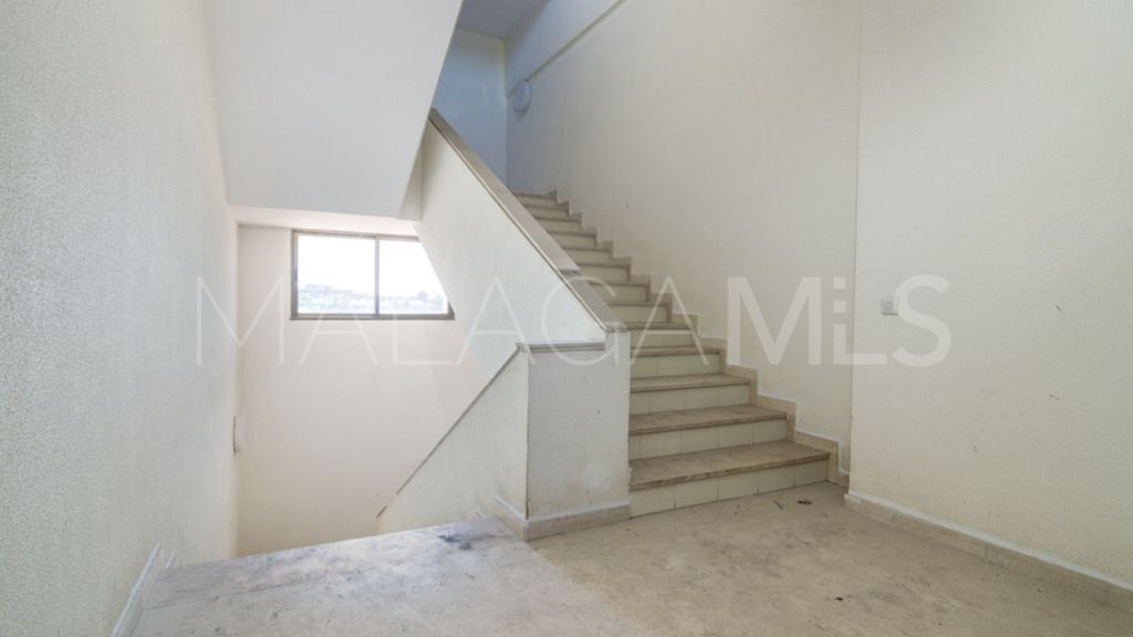 Building for sale in Cancelada