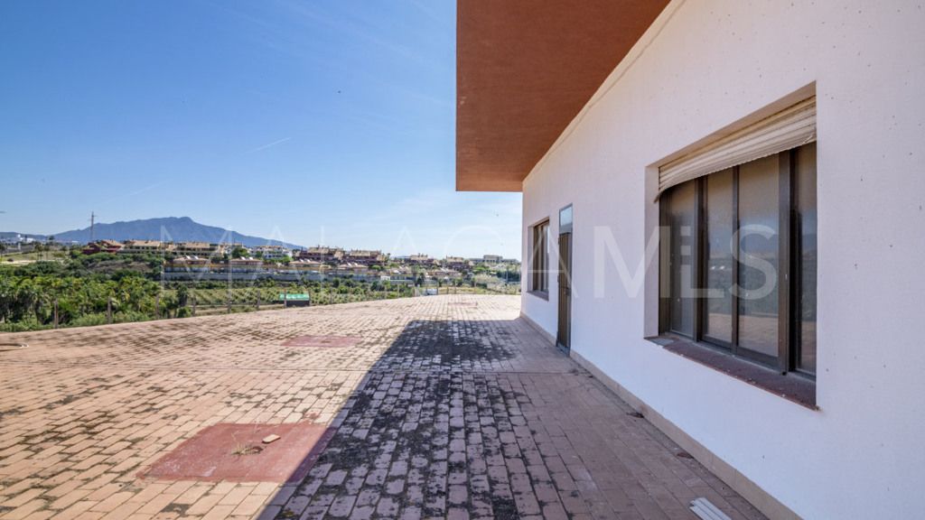 Building for sale in Cancelada
