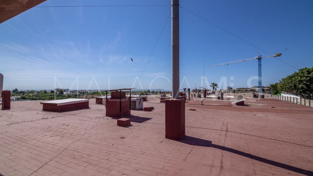 Building for sale in Cancelada